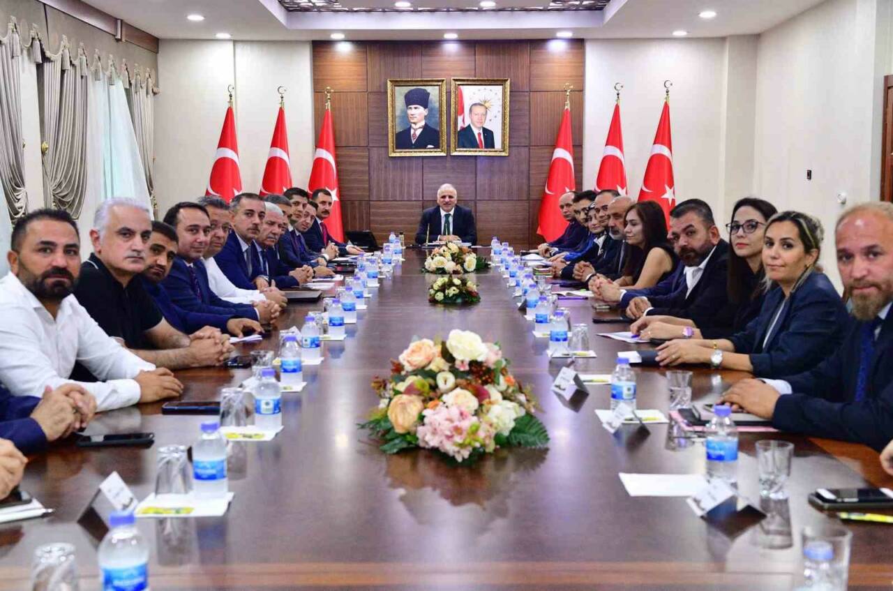 Diyarbakır’da, turizm potansiyelini geliştirmek amacıyla Vali Murat Zorluoğlu başkanlığında bir