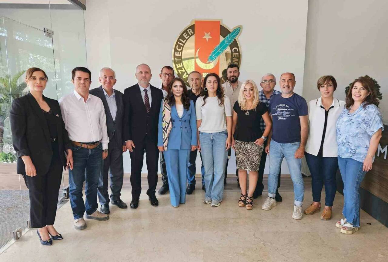 Gaziantep Gazeteciler Cemiyeti (GGC) yeni yönetim kurulu, Meral Ay başkanlığında