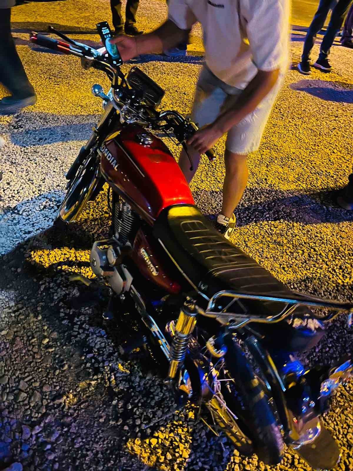  Gölbaşı'nda, iki motosikletin çarpışması sonucu iki kişi yaralandı.