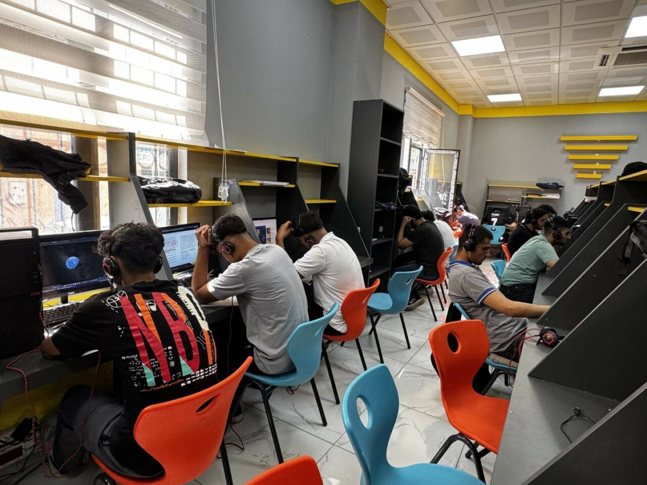 Şanlıurfa’da, Eyyübiye Belediyesi’nin Süleymanşah Gençlik Merkezi’nde açtığı üniversite sınavlarına hazırlık