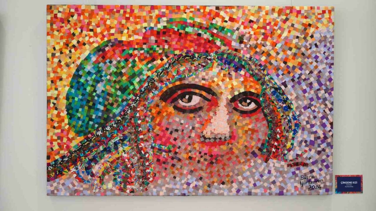 43 yaşındaki sanatçı Büşra Yurtseven’in “Huzme” adını verdiği sergisi, hayatını