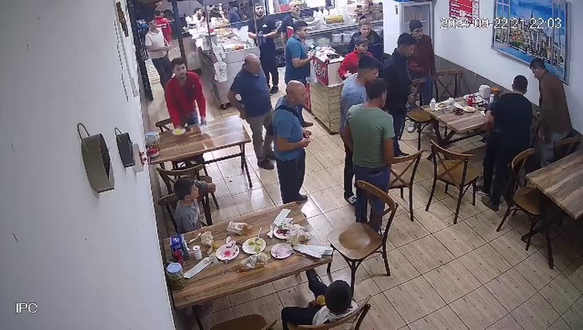 Gölbaşı'nda bir tantuni restoranında,