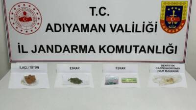 Adıyaman İl Jandarma Komutanlığı ekipleri, kent genelinde uyuşturucu satıcılarına yönelik