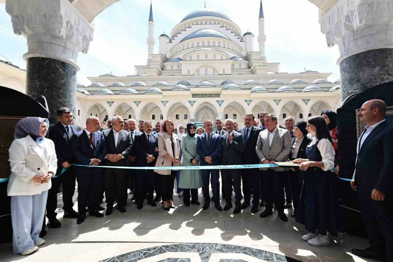 Kadınların El Emeği Eserleri Şahinbey Millet Camii ve Külliyesi’nde Sergilendi