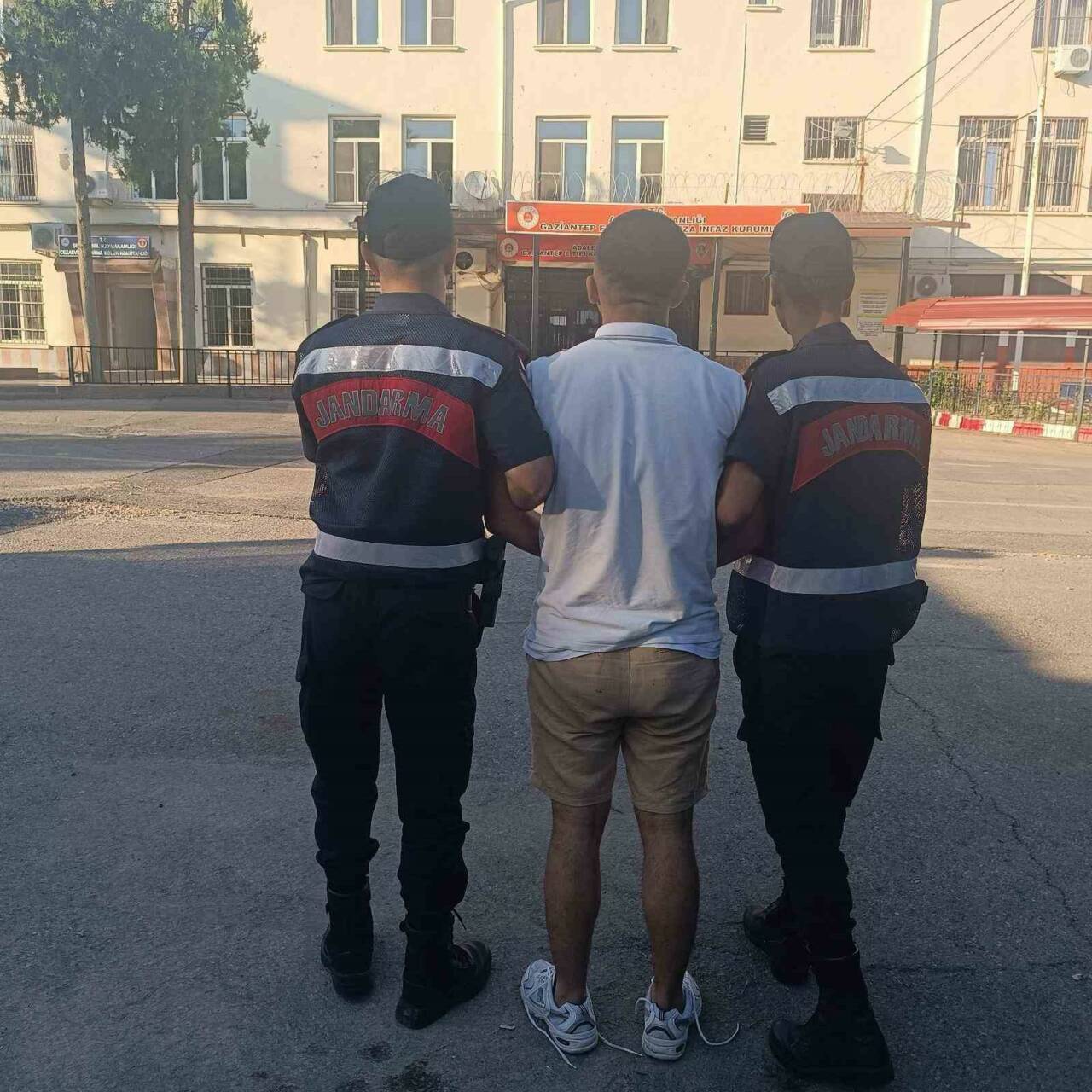 Gaziantep’te, hakkında 18 yıl 20 ay 25 gün kesinleşmiş hapis