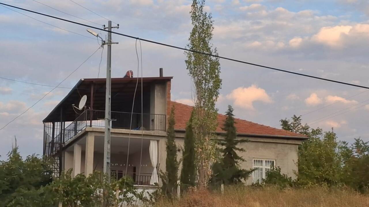 Sincik'te elektrik nakil hattında meydana gelen patlama, vatandaşları korkuttu. Sincik