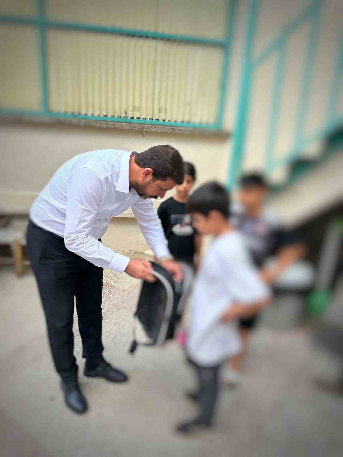 MÜSİAD Diyarbakır Şubesi, yeni eğitim-öğretim yılı başlangıcında öğrencilere kırtasiye malzemeleri