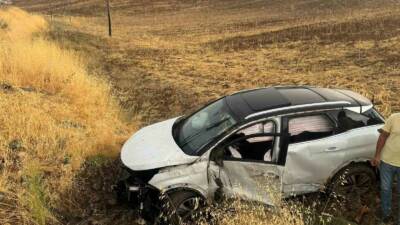 Adıyaman’ın Gölbaşı ilçesinde meydana gelen kazada, şarampole yuvarlanan otomobilin sürücüsü