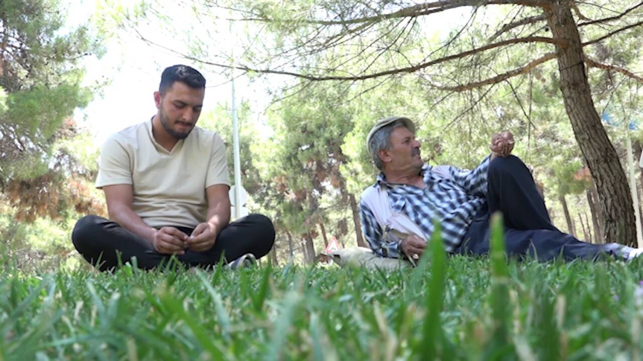 Hava sıcaklıklarının mevsim normallerinin üzerinde seyrettiği Gaziantep’te, vatandaşlar serinlemek için