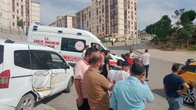 Şırnak’ın merkez Cumhuriyet Mahallesi'nde bu öğleden sonra meydana gelen trafik
