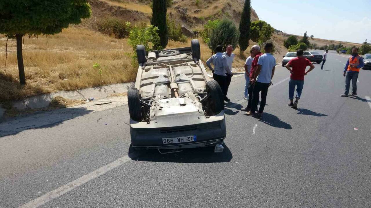 Adıyaman’da Otomobil Takla Attı: 1 Yaralı