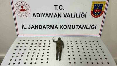 Adıyaman İl Jandarma Komutanlığı ekipleri, düzenledikleri tarihi eser operasyonunda 4