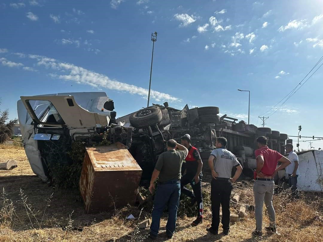 Tır ile Çarpışan Otomobilin Sürücüsü Hayatını Kaybetti