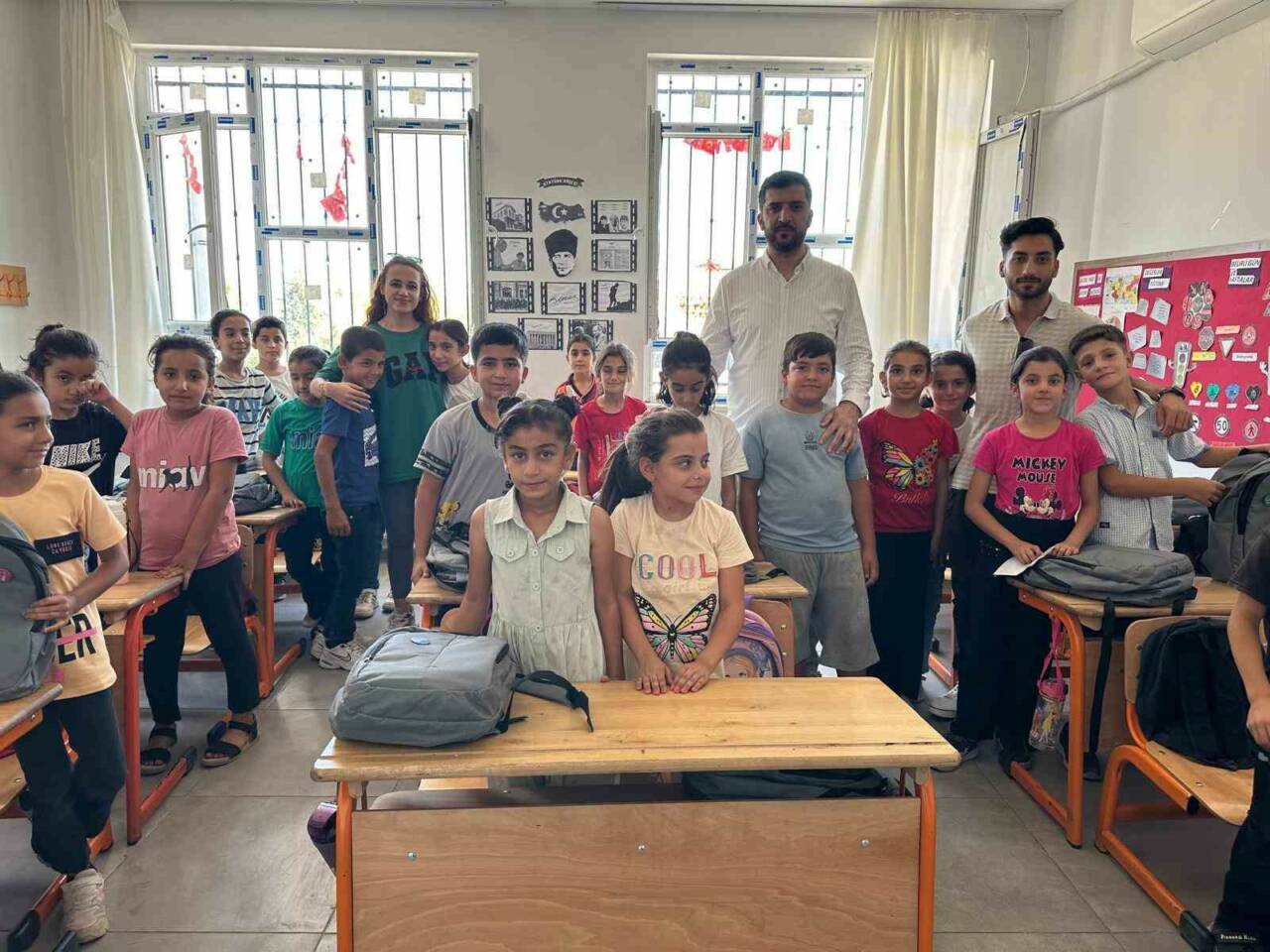 Türkiye Gençlik Vakfı (TÜGVA) Adıyaman İl Temsilciliği, öğrencilere yönelik kırtasiye