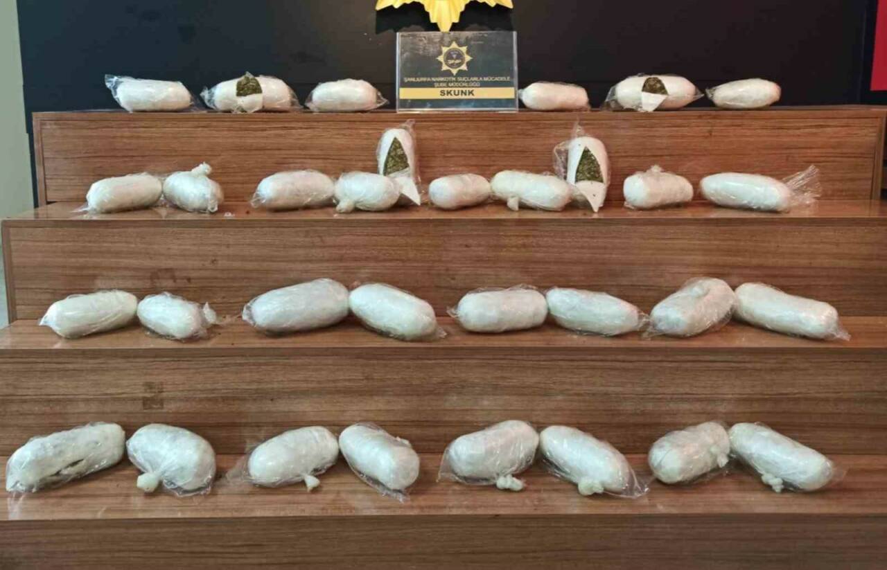 Şanlıurfa’da gerçekleştirilen bir operasyon sırasında, bir aracın yakıt deposunda 11