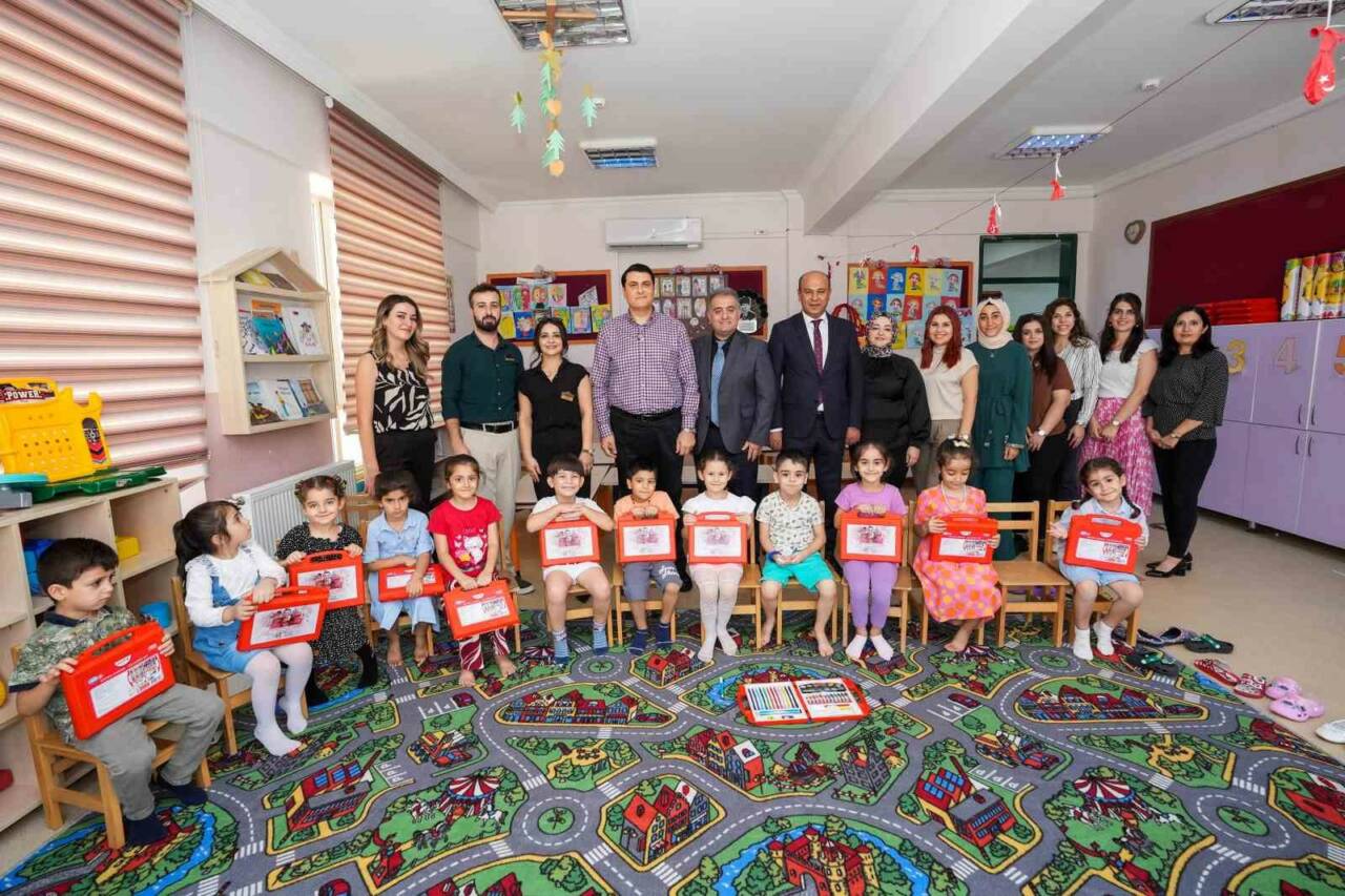 Şehitkamil Belediye Başkanı Umut Yılmaz, Emrullah-Şule Anaokulu'nu ziyaret ederek minik