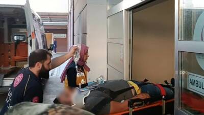 Adıyaman’da, yüksekten düşen bir kişi ağır yaralandı ve hastanede yaşam