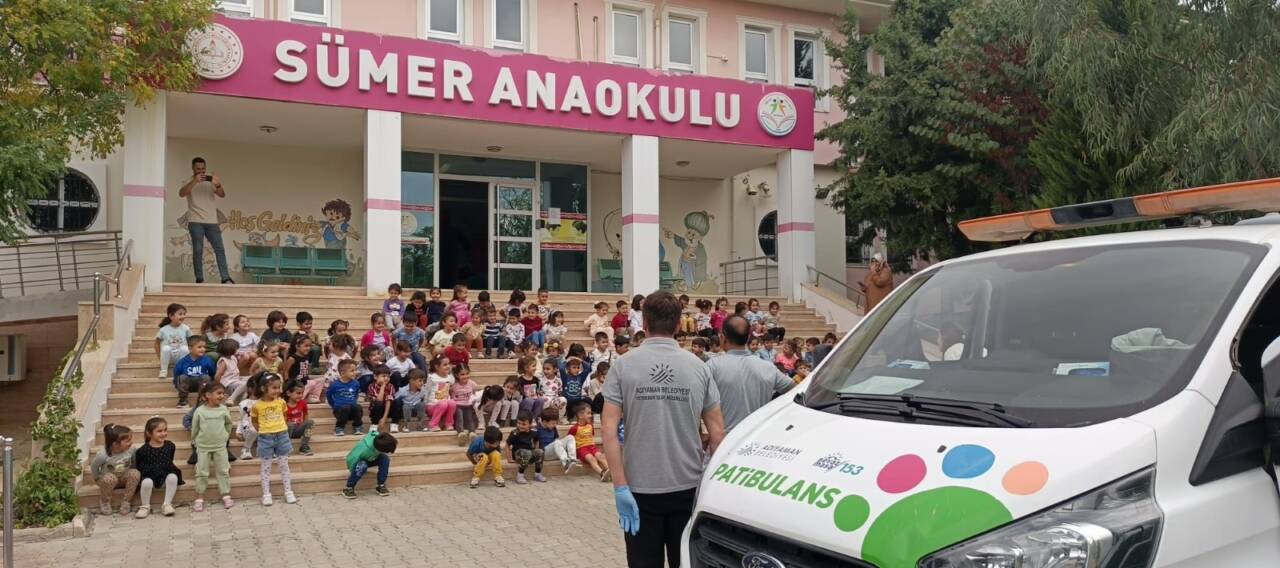 Adıyaman Belediyesi çocuklara hayvan sevgisini aşılıyor