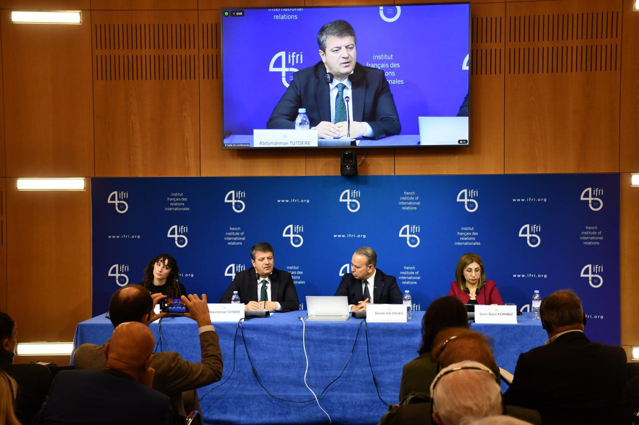 Tutdere Paris’te Adıyaman’ı anlattı: “Adıyaman demokrasinin ta kendisi”