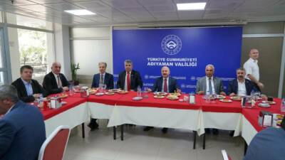 
Adıyaman Valisi Osman Varol, 19 Ekim Muhtarlar Günü kapsamında muhtarlarla