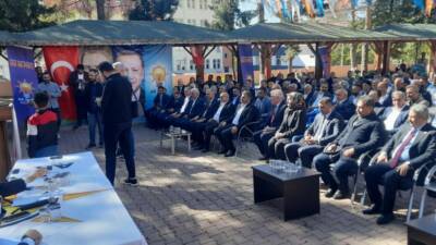 Adıyaman’ın Gerger ilçesinde düzenlenen AK Parti İlçe Kongresi'nde Mehmet Kutlubay