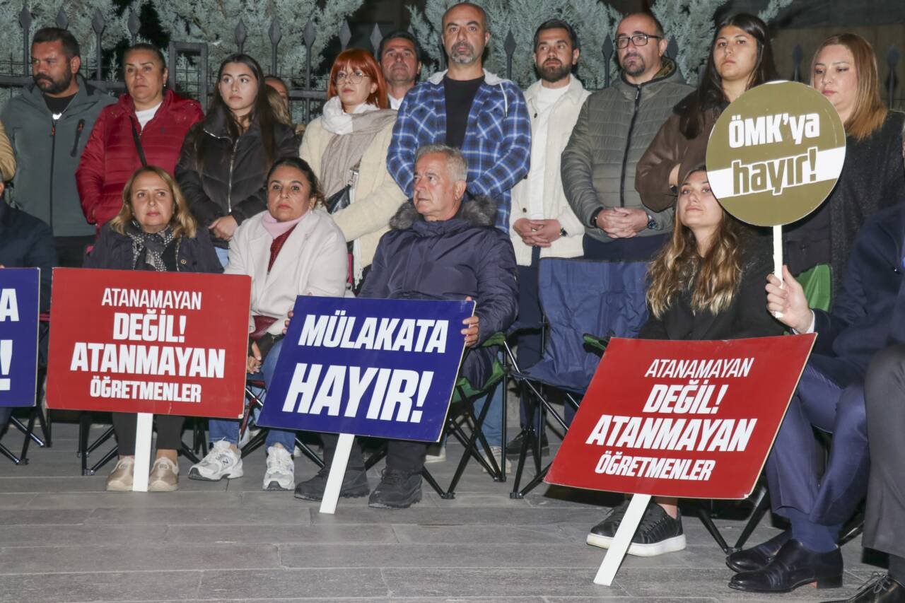 CHP’DEN BAKANLIK ÖNÜNDE ADALET NÖBETİ