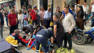 Adıyaman'da seyir halindeki elektrikli bisikletin üzerine, bir çınar ağacından kopan