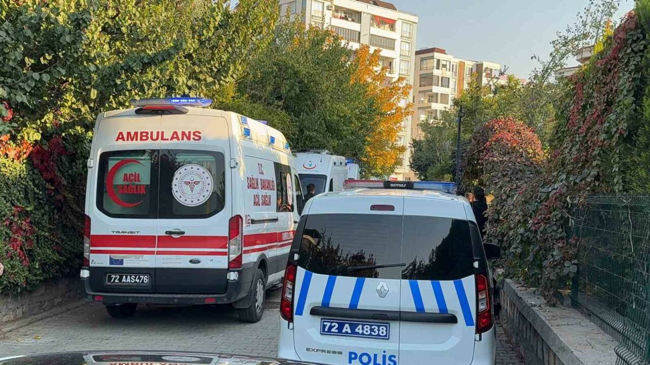 Villada bir kadın, eşi ve çocuklarının cansız bedenleri bulundu. Çiftin,