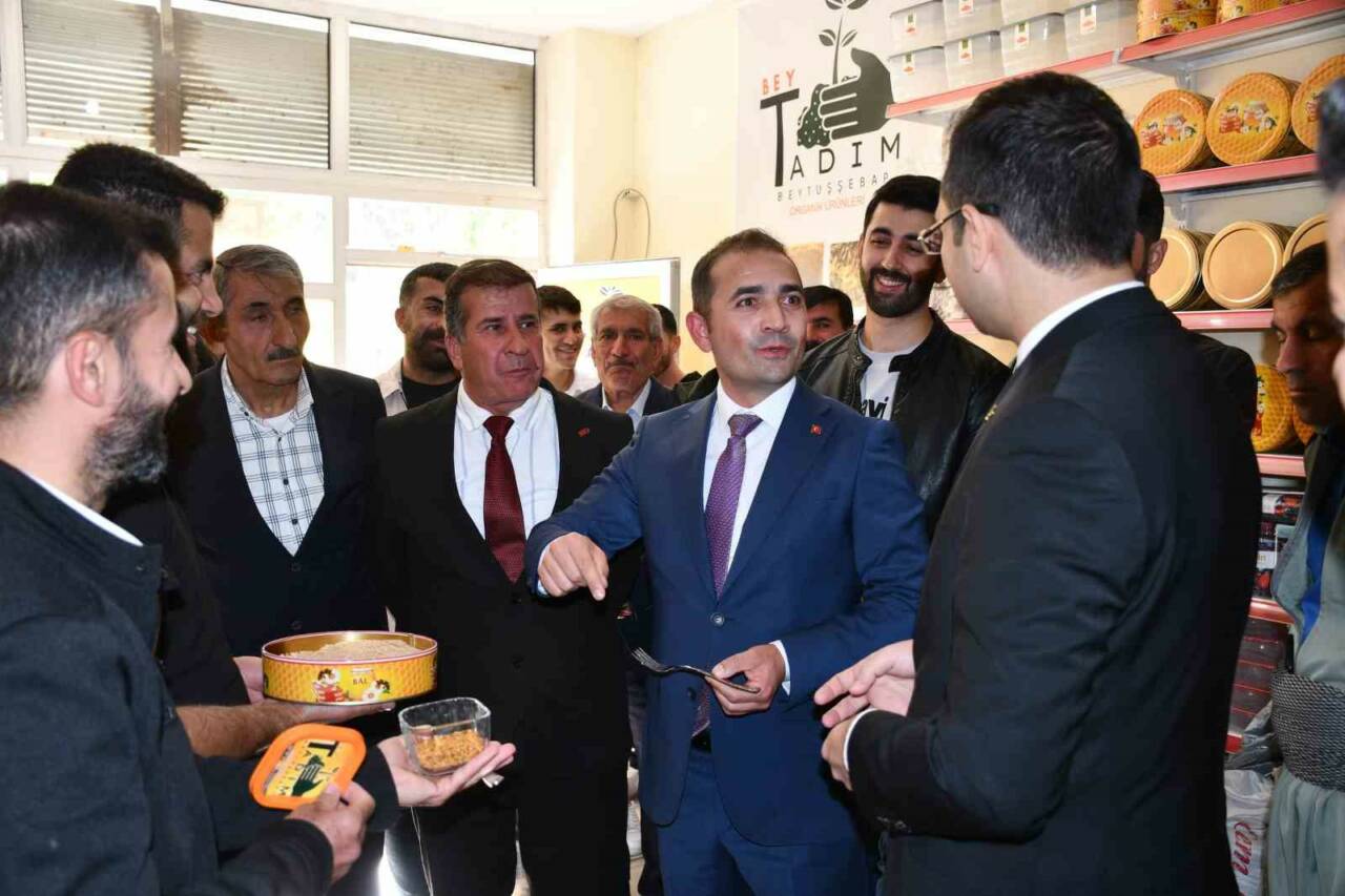 Şırnak’ın Beytüşşebap ilçesinde, organik olarak üretilen ancak pazarlama zorlukları nedeniyle