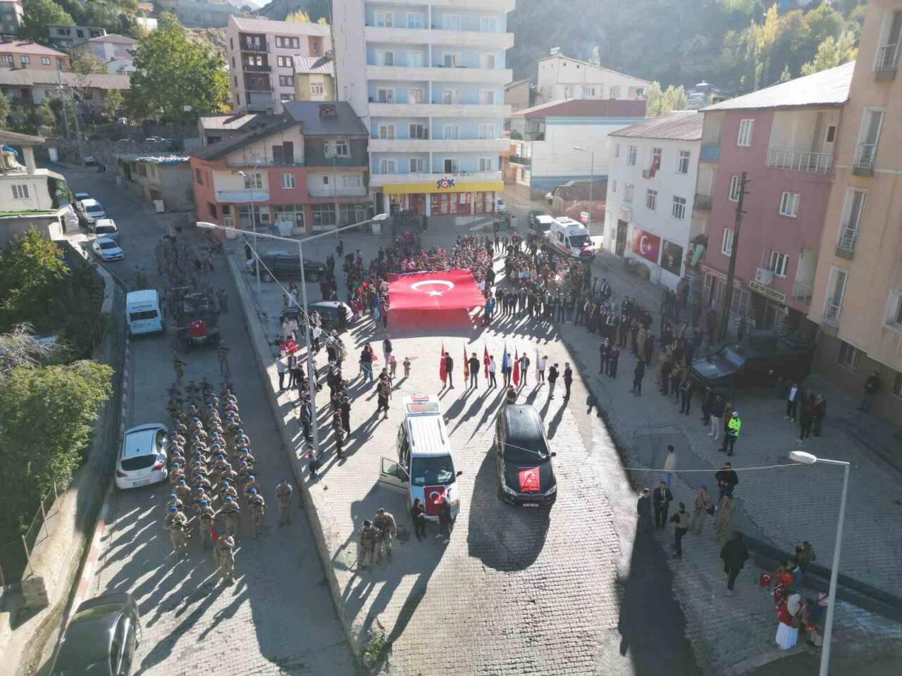 Şırnak'ın Beytüşşebap ilçesinde, 29 Ekim Cumhuriyet Bayramı ve Cumhuriyet’in 101.