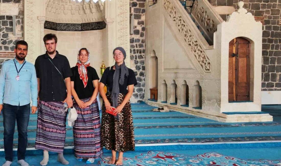 Diyarbakır Ulu Cami’yi ziyaret