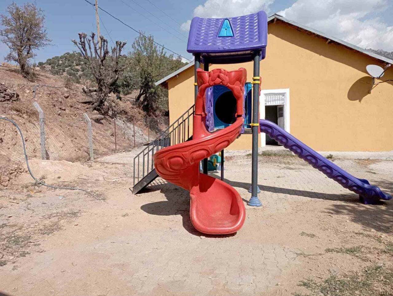 Batman Valisi Ekrem Canalp ve Kozluk Kaymakamı Ekrem Güngör, köy