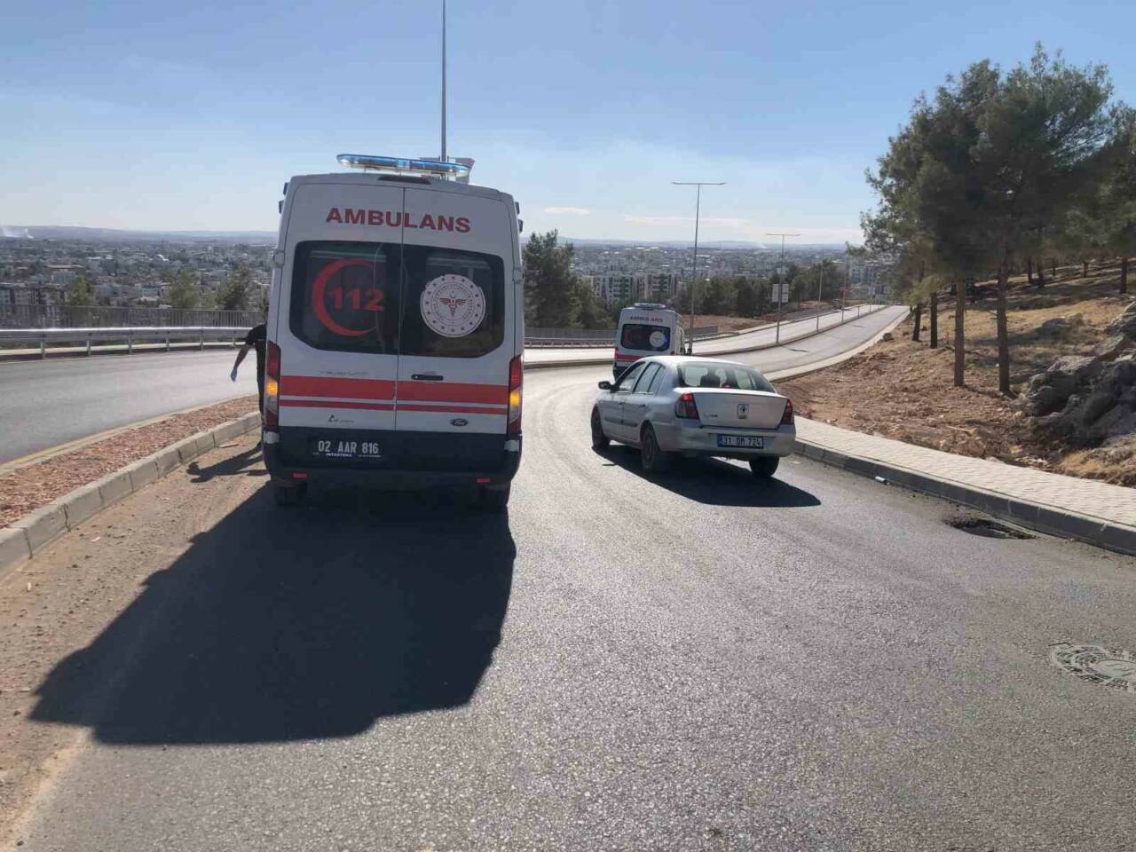 Adıyaman’da meydana gelen bir kazada, sürücüsünün direksiyon kontrolünü kaybetmesi sonucu