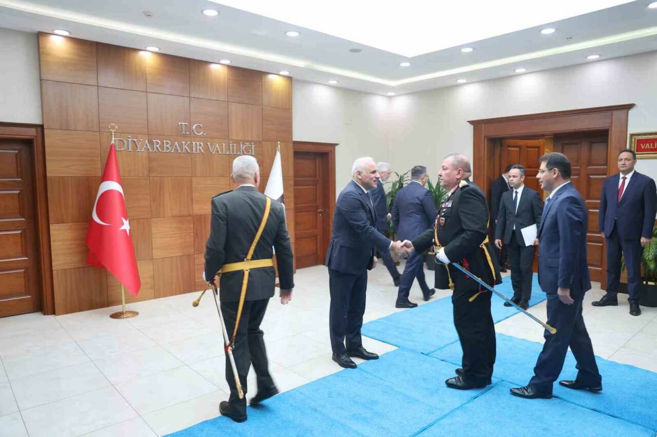 Diyarbakır, Batman ve Şırnak’ta, 29 Ekim Cumhuriyet Bayramı ve Cumhuriyet’in