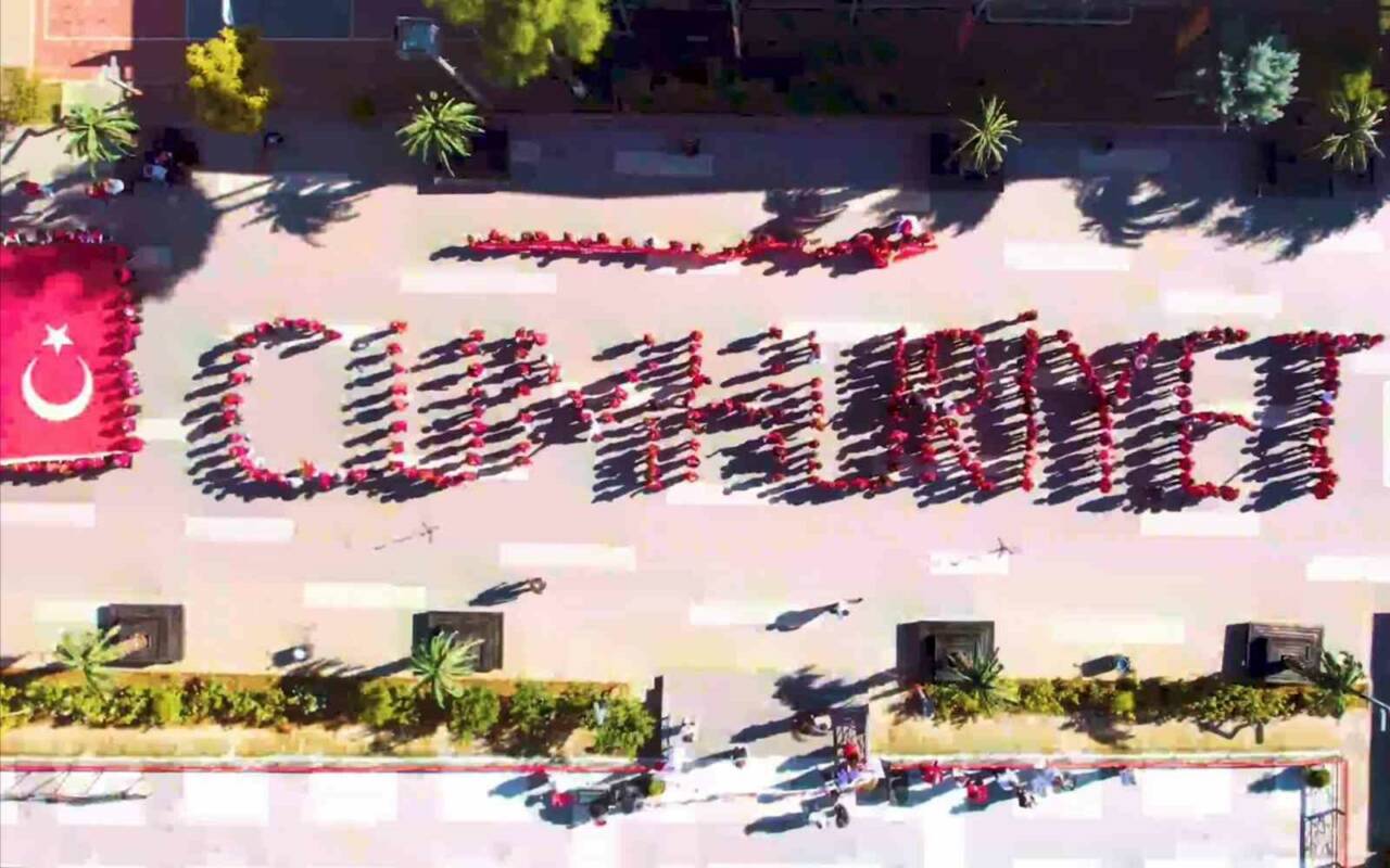 Diyarbakır Final Okulları, Cumhuriyet’in 101’inci yılını coşkulu etkinliklerle kutladı.