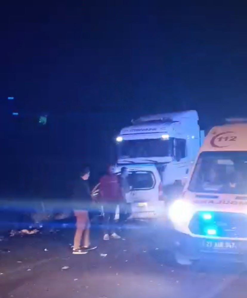 Zincirleme Trafik Kazası: 3 Ölü, 2 Yaralı