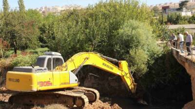 Nizip Belediyesi, Nizip Çayı’nın geçtiği bölgelerde genişletme ve temizlik çalışmaları
