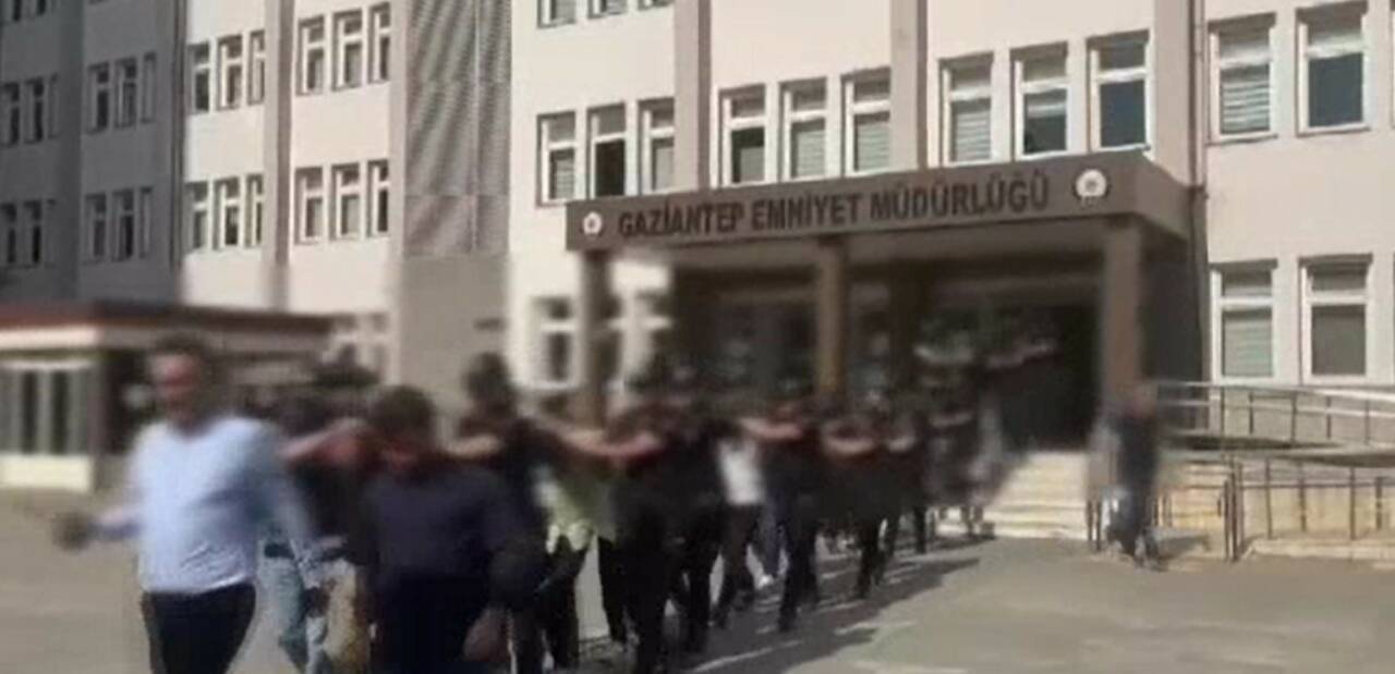 Gaziantep’te, polis ekipleri tarafından gerçekleştirilen silahlı suç örgütüne yönelik operasyonda