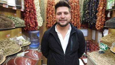 Gaziantep’te havanın soğumasıyla birlikte bağışıklık sistemini güçlendirmek isteyen vatandaşlar, başta