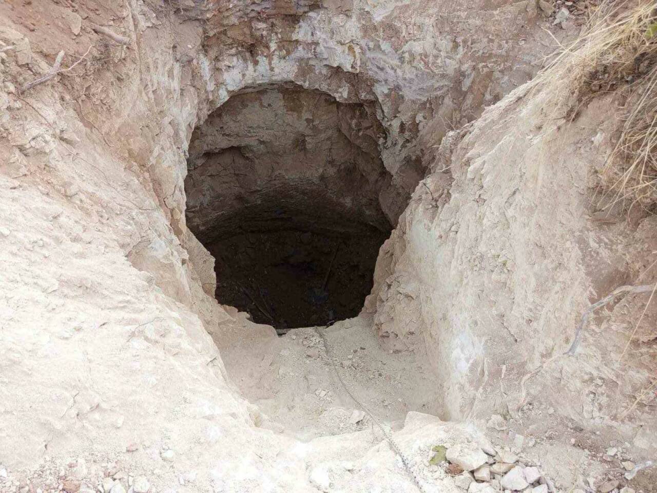 Gaziantep’in Oğuzeli ilçesinde, define arama amaçlı izinsiz kazı yapan 4