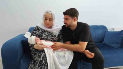 Adıyaman’da özel bir hastanede kuvözde tedavi gören 5 günlük bebeğin