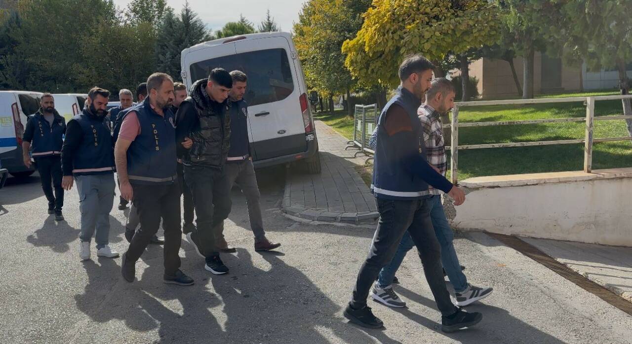 Gaziantep’in Şahinbey ilçesinde Pamuk City Otel sahibi ve Zafer Partisi’nin