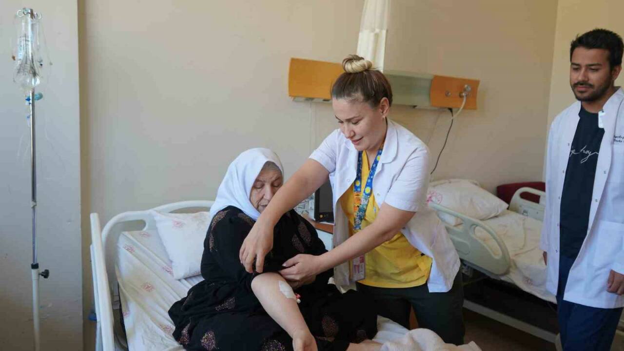 Şırnak Devlet Hastanesi, 75 yaşındaki Halime Encu’nun göğsündeki şiddetli ağrıları