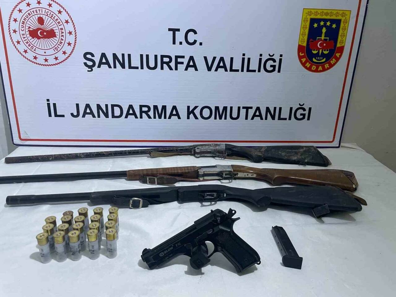 Siverek’te gerçekleştirilen asayiş ve narkotik denetimleri, güvenlik güçlerinin başarılı bir