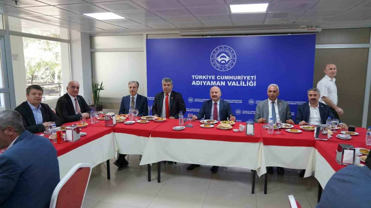 Adıyaman Valisi Osman Varol, 19 Ekim Muhtarlar Günü vesilesiyle düzenlenen