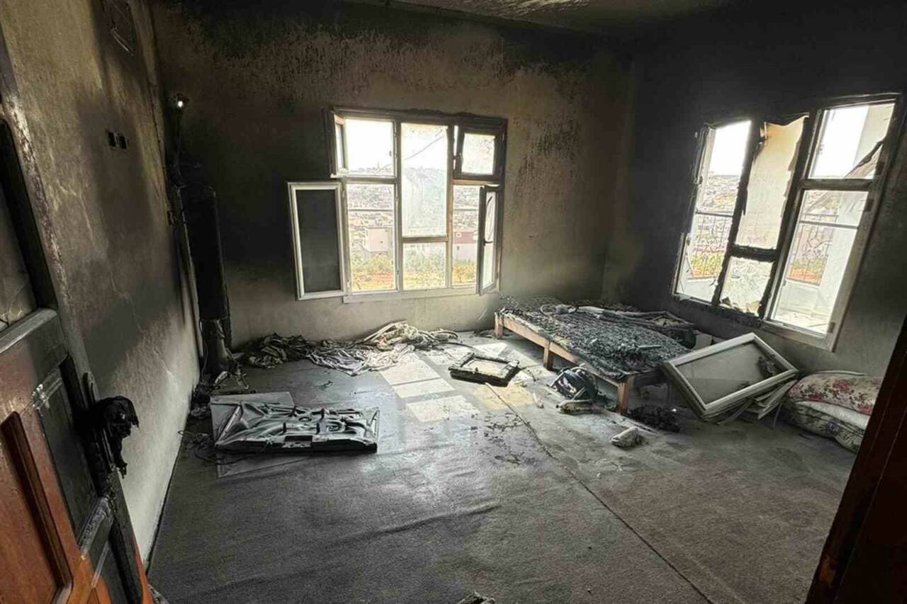 Gaziantep'in Araban ilçesine bağlı Elif Mahallesi'nde bir evde çıkan yangın,