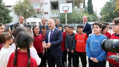 Adıyaman Valisi Osman Varol, TOBB Yavuz Selim Ortaokulu’nu ziyaret ederek
