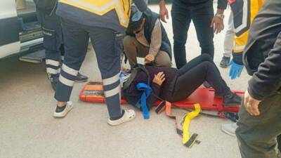 Adıyaman’ın Gölbaşı ilçesinde yolun karşısına geçmeye çalışan bir yayaya otomobil