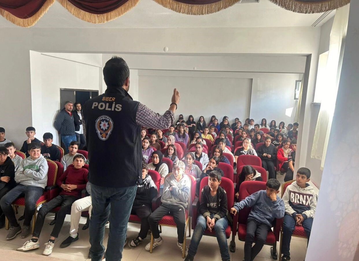 Adıyaman’da SİBERAY Projesi Kapsamında Siber Suçlarla Mücadele Semineri