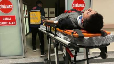 Adıyaman'da Hastane Kavşağı yakınlarında iki motosiklet ve bir otomobilin karıştığı